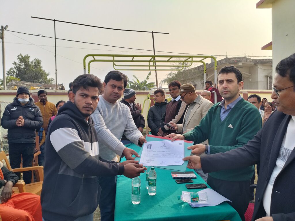 जिलाधिकारी श्री रिची पांडेय ने जनता दरबार में सुनी आमजन की समस्याएं, अधिकारियों को दिए समाधान के निर्देश!