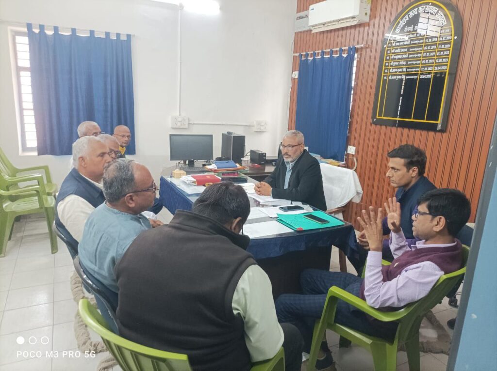 सीतामढ़ी एवं शिवहर जिले के ईंट भट्ठा व्यवसायी संघ के अध्यक्ष एवं उनकी कार्यकारिणी के साथ दिनांक 27/02/2026 को राज्य कर संयुक्त आयुक्त, सीतामढ़ी अंचल के कार्यालय कक्ष में बैठक आयोजित की गयी।
