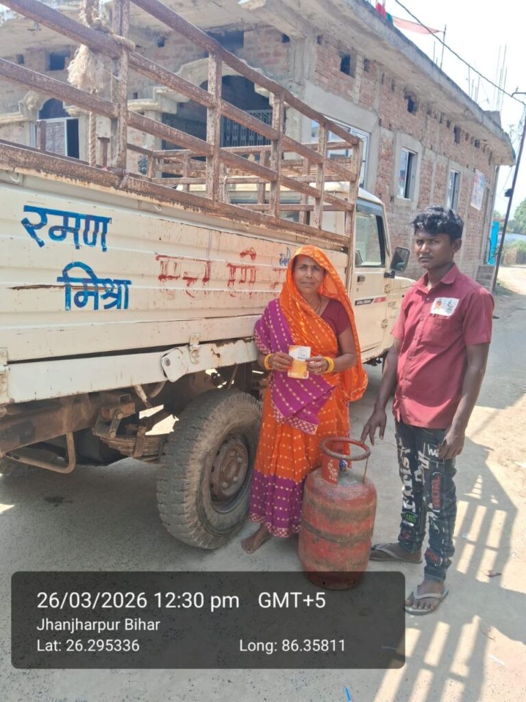 जिले में विभिन्न कंपनियों के कार्यरत 103 एलपीजी गैस वितरकों द्वारा होम डिलीवरी के माध्यम से उपभोक्ताओं को हो रही गैस आपूर्ति