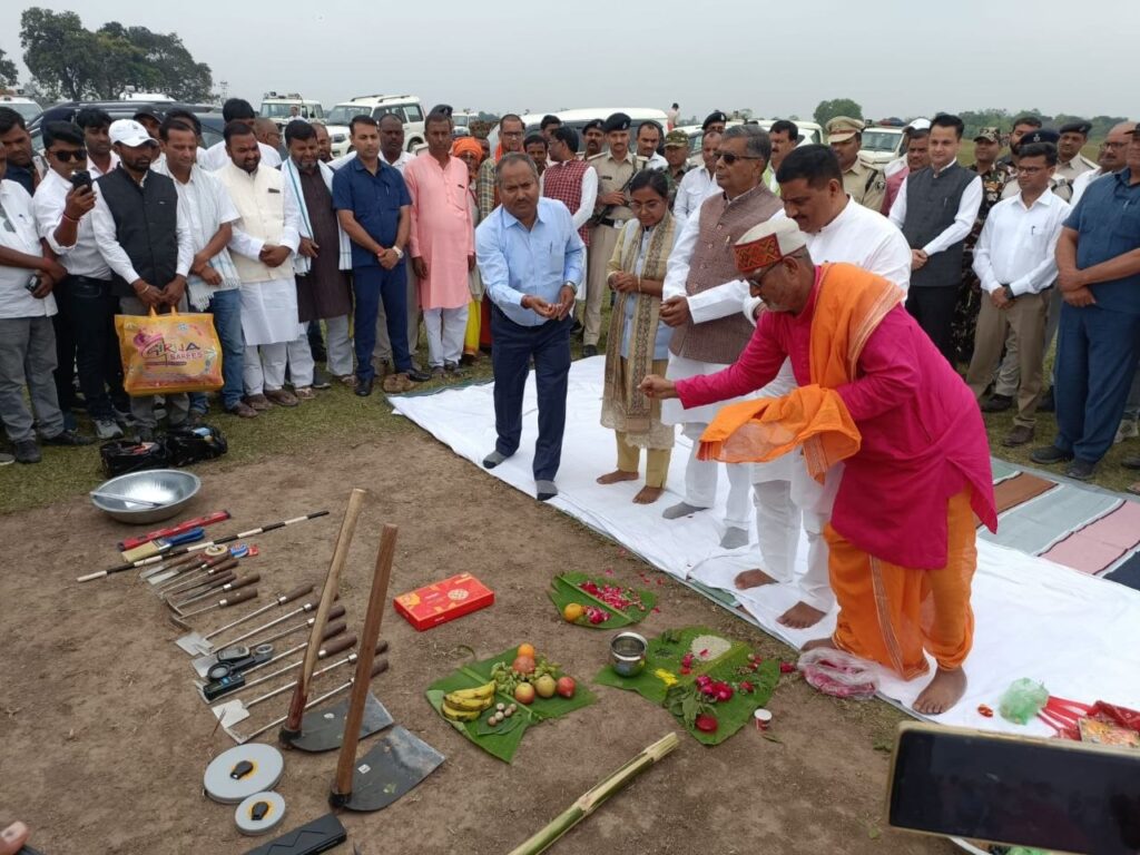ब्रेकिंग : भारतीय पुरातत्व सर्वेक्षण पटना मंडल, पटना के संरक्षित स्थल बलिराजगढ़ का उत्खनन कार्य का शुभारंभ करते माननीय, सांसद एवं अध्यक्ष, संसदीय स्थायी समिति( परिवहन, पर्यटन एवं संस्कृति)…..