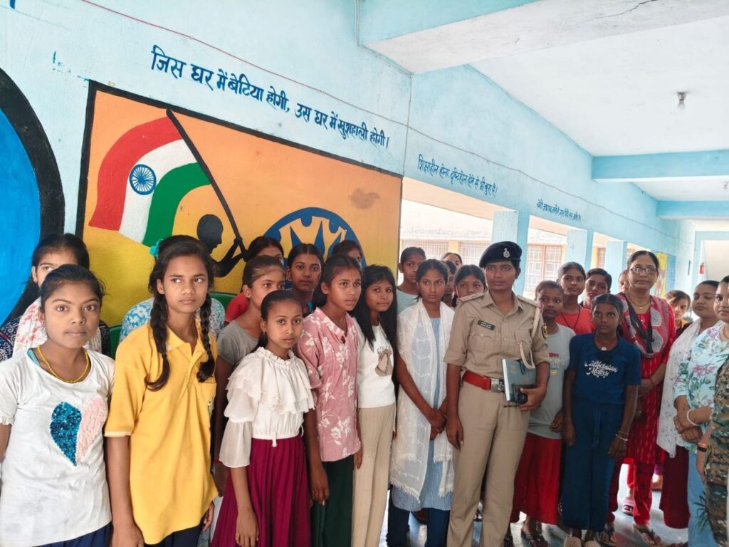 आज दिनांक 12.05.2026 को पुलिस अधीक्षक, सीतामढ़ी के नेतृत्व में डुमरा थाना में समीक्षात्मक बैठक आयोजित की गई।