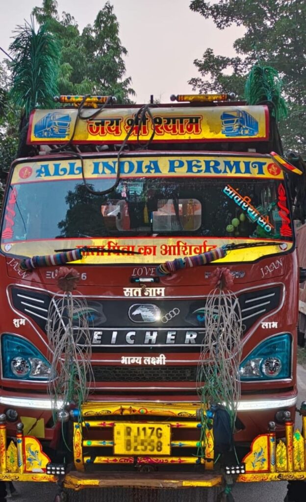 सीतामढ़ी में बड़ी कार्रवाई, DCM ट्रक से 4392 लीटर अवैध विदेशी शराब जब्त