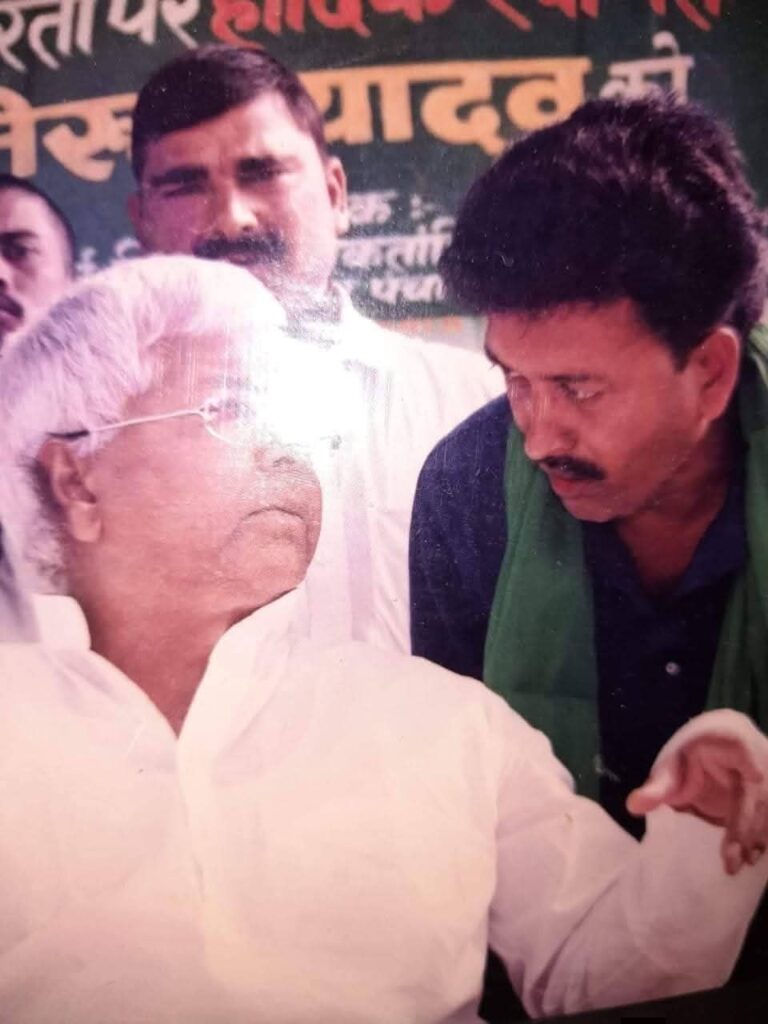 कुछ दलाल गोदी मीडिया और गोबरभक्त मिलकर खबरें फतुहा अनुमंडल समूह चलाता है, जिसमें फतुहा के कई पदाधिकारी, कई दलों के कार्यकर्ता को जोड़े हुए हैं,