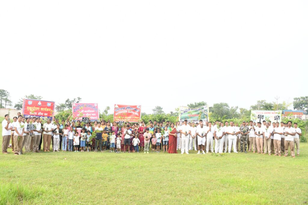 विश्व पर्यावरण दिवस के अवसर पर 51वीं बटालियन सशस्त्र सीमा बल, सीतामढ़ी-II द्वारा विषेश वृक्षारोपण कार्यक्रम का आयोजन