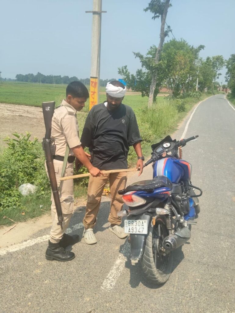 पुलिस अधीक्षक,सीतामढ़ी के निर्देशानुसार विधि-व्यवस्था संधारण, आवागमन को सुचारू रखने,अपराध नियंत्रण एवं संदिग्ध व्यक्तियों /