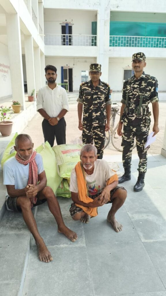 मेजरगंज प्रखंड की बहेरा पंचायत में आयोजित हुआ ‘जनता का दरबार’, जिलाधिकारी ने सुनीं आमजनों की समस्याएं