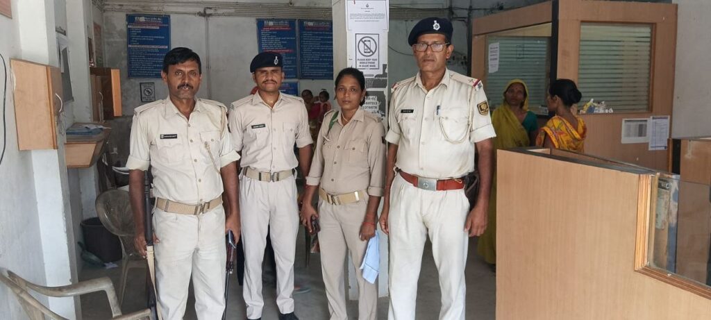 सीतामढ़ी पुलिस का बैंकों और एटीएम पर सुरक्षा अभियान, संदिग्ध गतिविधियों पर रखी जा रही कड़ी नजर
