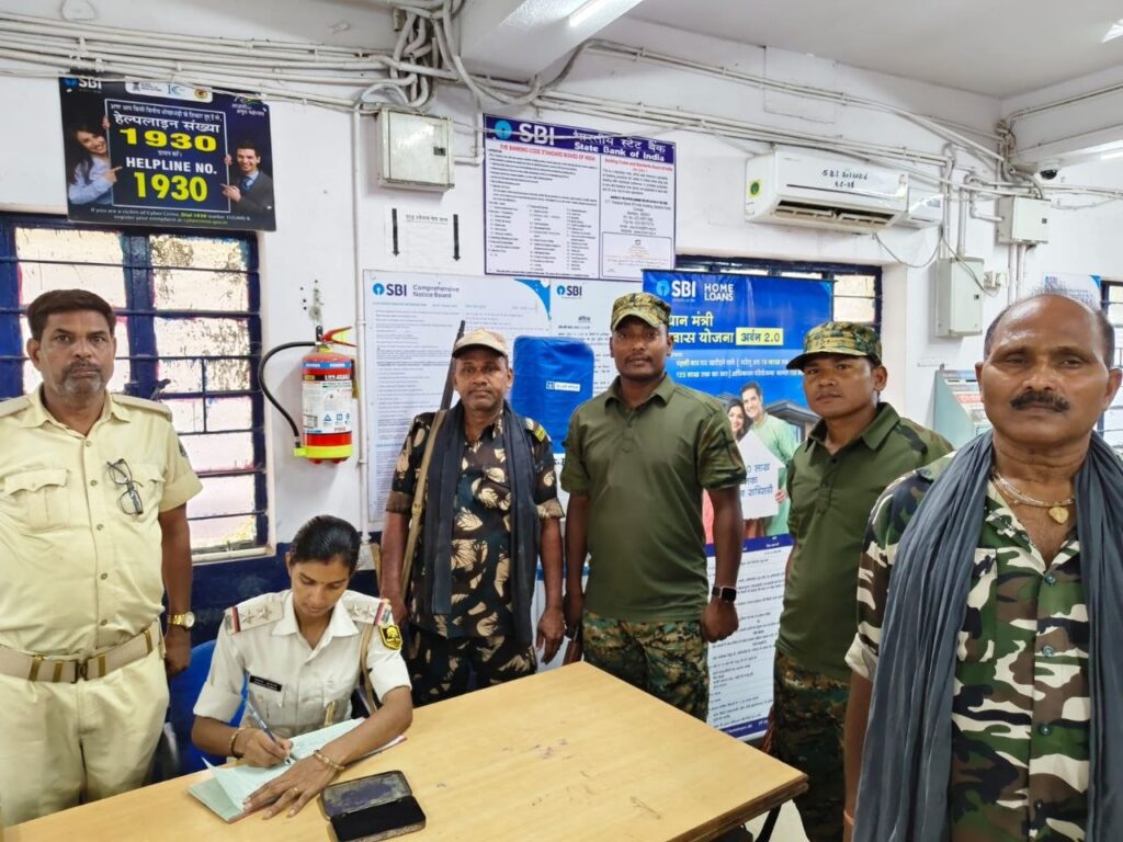 सीतामढ़ी पुलिस की महिला हेल्प डेस्क पर फरियादियों की शिकायतों का त्वरित निस्तारण, गोपनीयता पर विशेष जोर