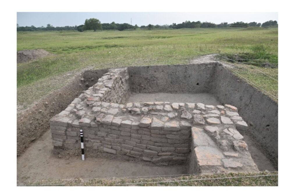 मधुबनी: स्थानांतरित कर्मचारियों को एक सप्ताह में जॉइनिंग के निर्देश, डीएम ने मांगी दैनिक रिपोर्ट