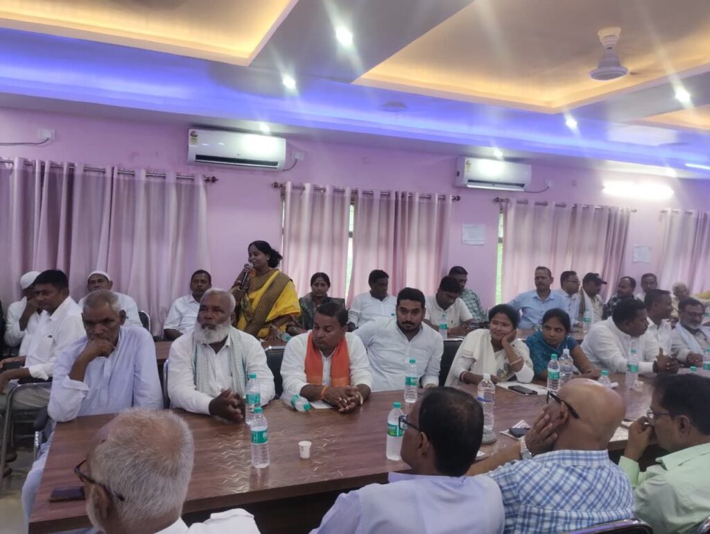 सोमवारी श्रावणी मेले के दौरान विधि व्यवस्था संधारण एवं इस अवसर पर सौहाद्रपूर्ण वातावरण में मेला आयोजन को लेकर टीसीपी भवन बिस्फी में शांति समिति की आयोजित हुई