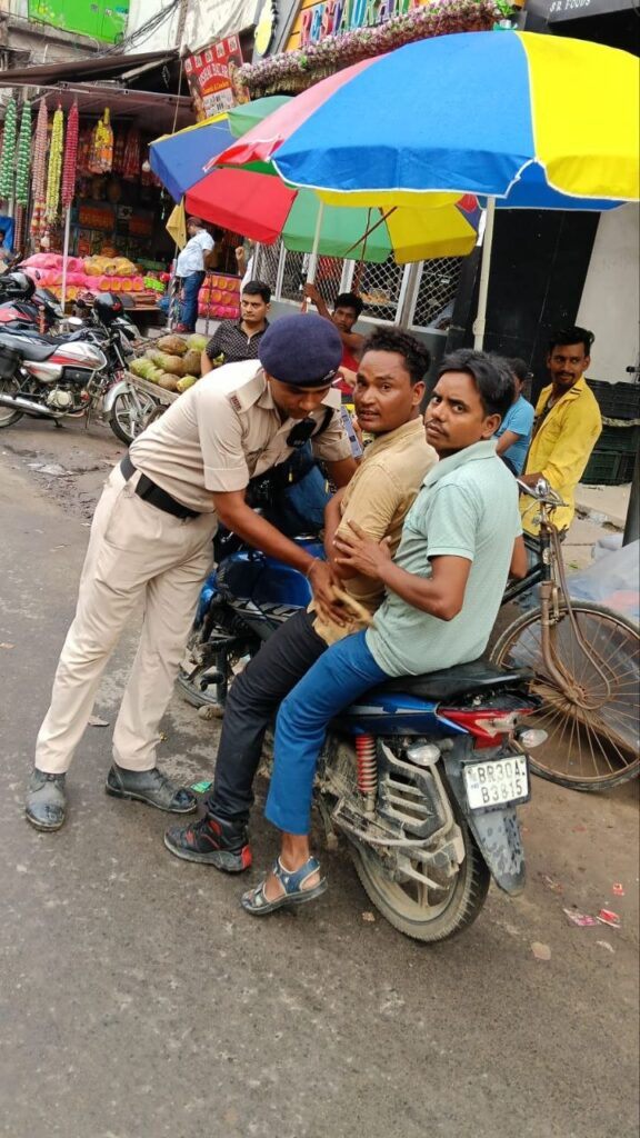 सीतामढ़ी में अपराधियों पर पुलिस की पैनी नजर, सभी थानों में सघन वाहन जांच अभियान जारी