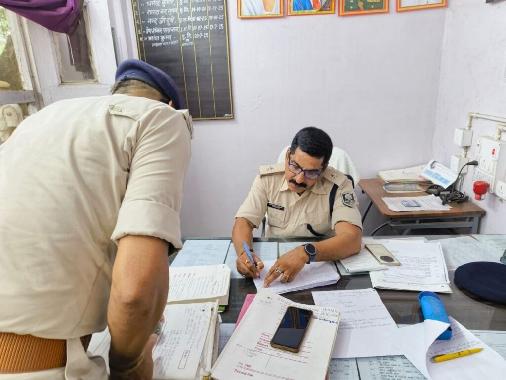 सीतामढ़ी: यातायात थाना के लंबित मामलों की समीक्षा, अनुसंधान में तेजी लाने के निर्देश