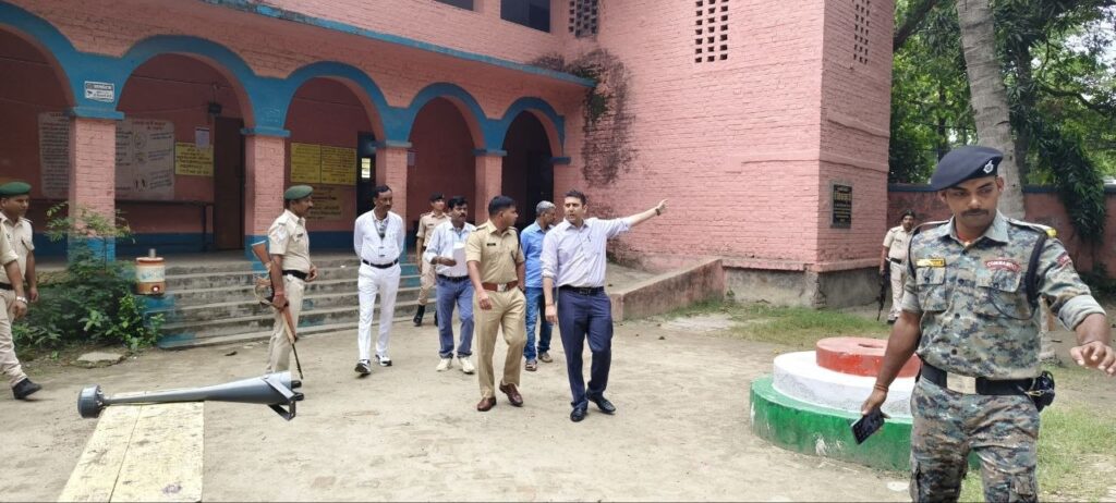 सीतामढ़ी में मद्य निषेध अवर निरीक्षक परीक्षा का डीएम-एसपी ने किया संयुक्त निरीक्षण