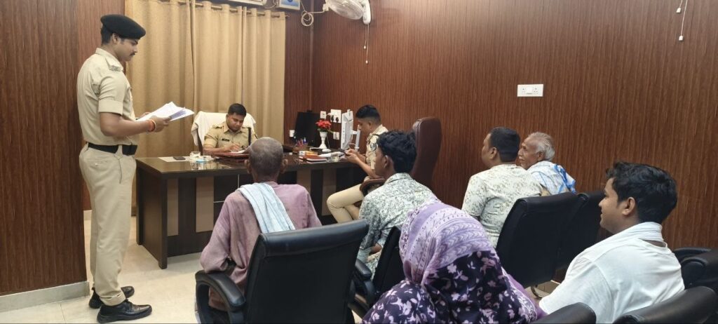 सीतामढ़ी में पुलिस अधीक्षक ने की जन शिकायत सुनवाई, मामलों के त्वरित निष्पादन के दिए निर्देश
