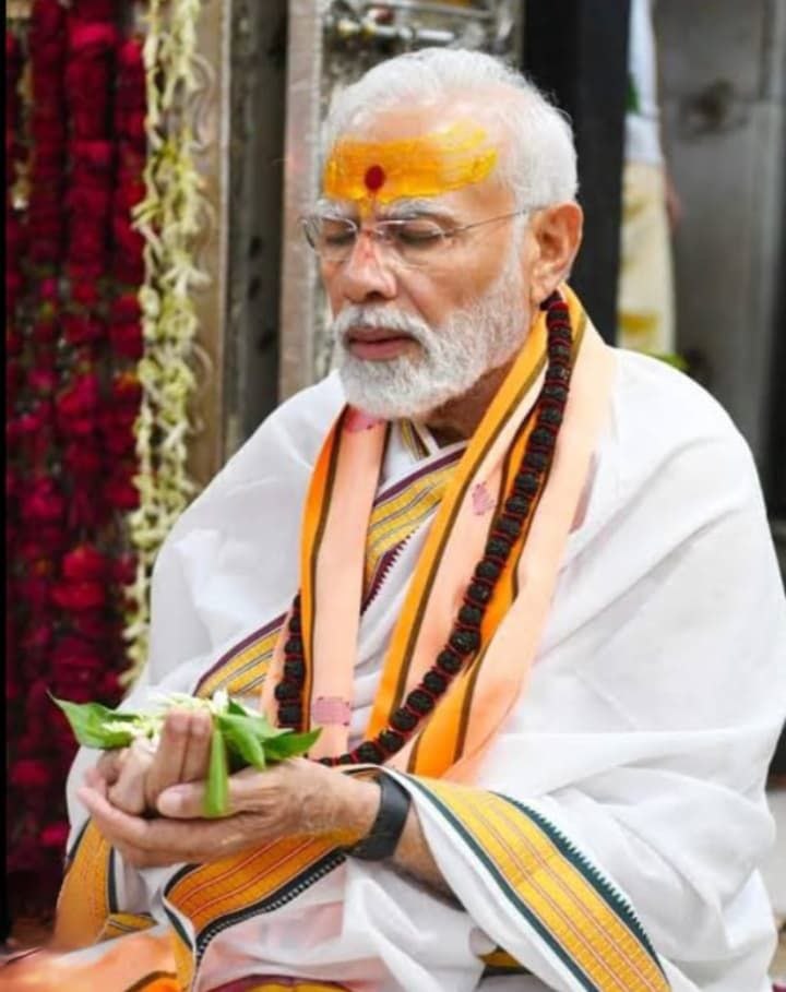 युवाओं को प्रभावित करने की बहस के बीच इतिहास के कई विवादित अध्यायों का जिक्र, 1947 से 2014 तक की घटनाओं का हवाला