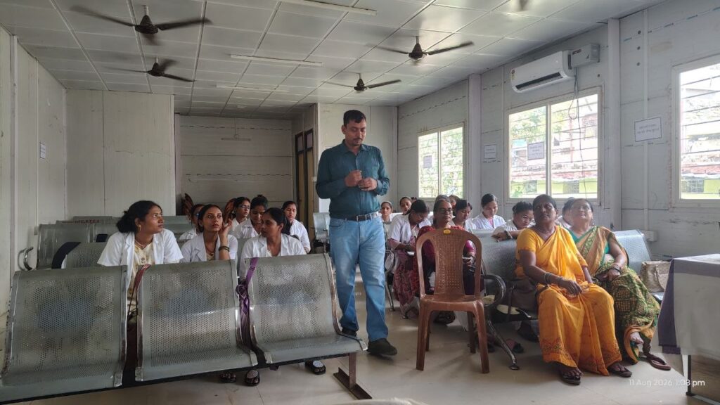 सीएचसी सुरसंड में एएनएम की कार्यशाला, हाई रिस्क प्रेग्नेंसी की पहचान और फॉलो-अप पर जोर