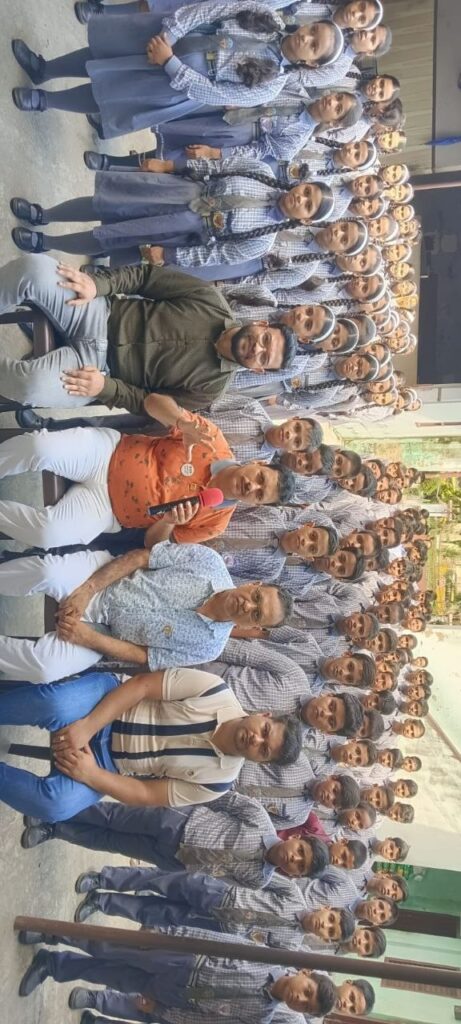 ध्वज में फूल रखने से करें परहेज: डॉ. राजीव काजू