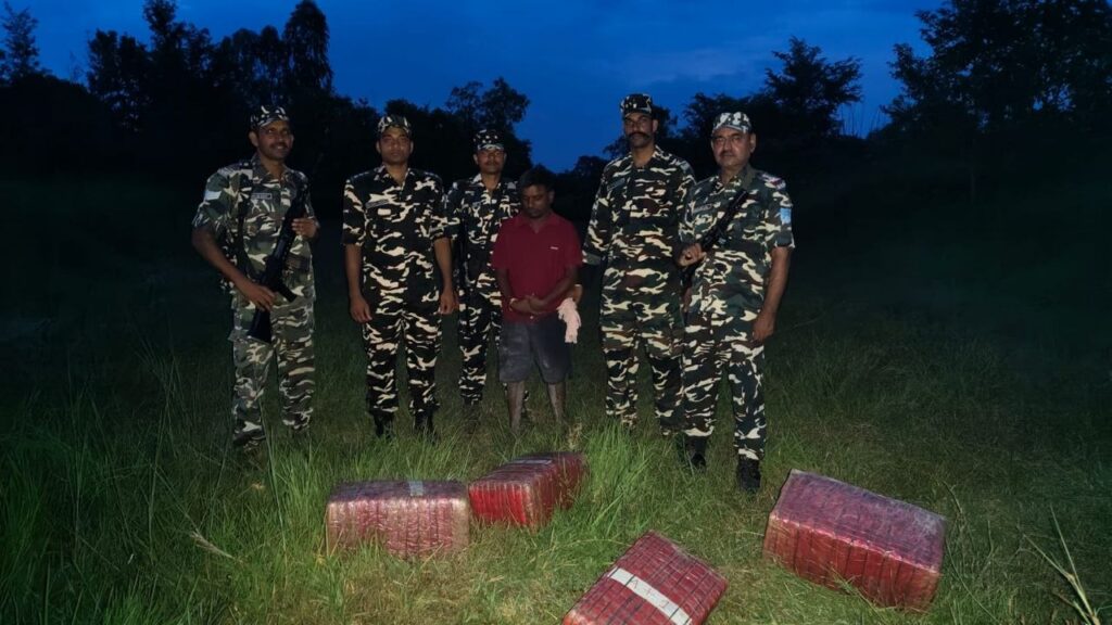 भारत-नेपाल सीमा पर SSB की बड़ी कार्रवाई, 68 किलो गांजा के साथ नेपाली तस्कर गिरफ्तार