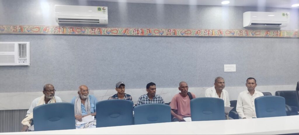 मधुबनी में ‘सेवा-संवाद-समाधान’ कार्यक्रम, अपर समाहर्ता ने सुनीं आम लोगों की शिकायतें