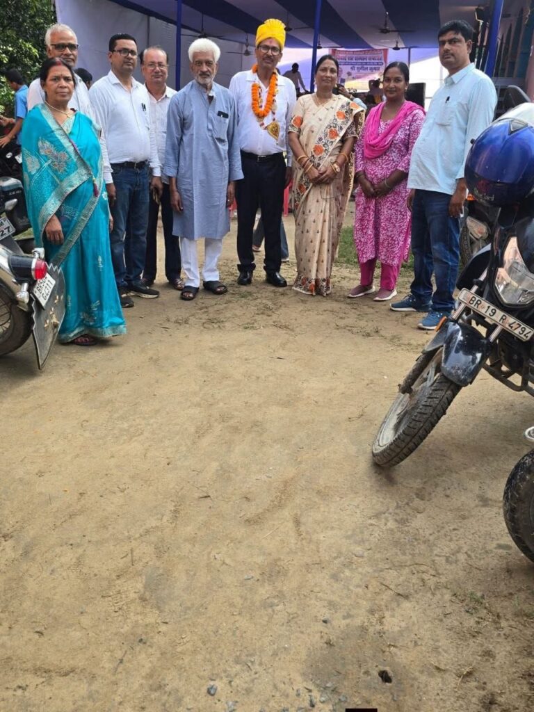 सहरसा में प्रधानाध्यापक सुनील कुमार यादव का भव्य विदाई समारोह, हजारों लोग रहे मौजूद