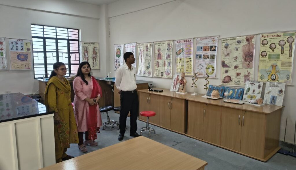 कल दिनांक 19/09/2026 को जिला कल्याण पदाधिकारी, सीतामढ़ी के द्वारा अन्य पिछड़ा वर्ग कन्या आवासीय उच्च विद्यालय, सीतामढ़ी का औचक निरीक्षण किया गया।