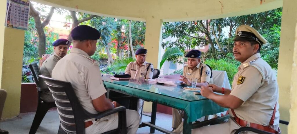 आज दिनांक 14.10.2026 को पुलिस अधीक्षक, सीतामढ़ी द्वारा बेला थाना का वार्षिक निरीक्षण किया गया।