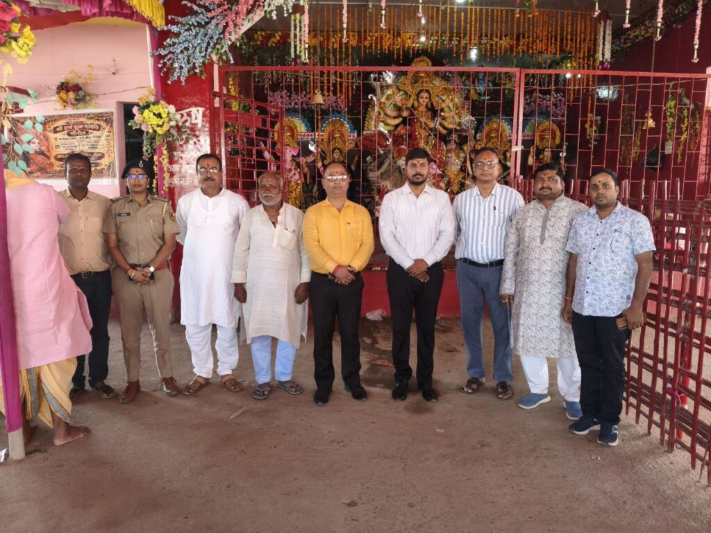 आज अनुमंडल पदाधिकारी, पुपरी द्वारा चोरौत प्रखंड अंतर्गत विभिन्न पूजा पंडालों एवं विसर्जन घाटों का स्थलीय निरीक्षण किया गया